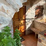 Find Your Peace In A Traditional Country House!!