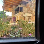 Find Your Peace In A Traditional Country House!! * Láyia
