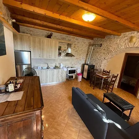 Find Your Peace In A Traditional Country House!! Apartment *