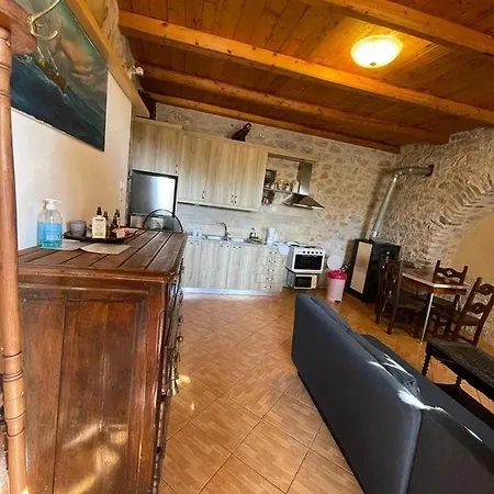 Find Your Peace In A Traditional Country House!! Apartment Lagia