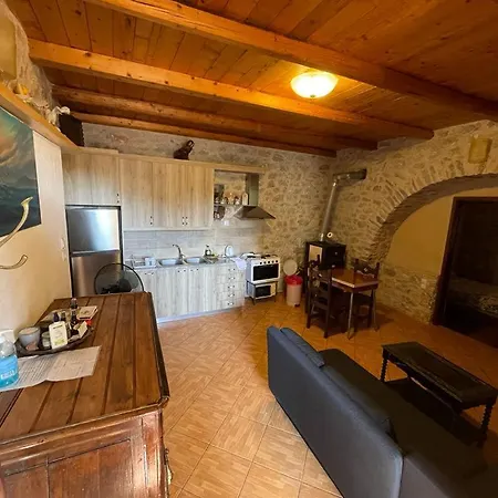 Apartment Find Your Peace In A Traditional Country House!!