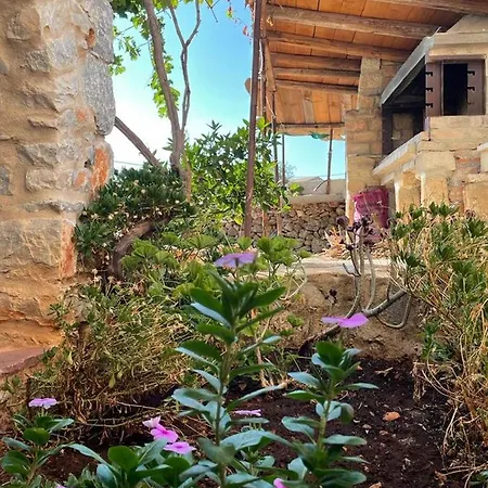 Find Your Peace In A Traditional Country House!! *
