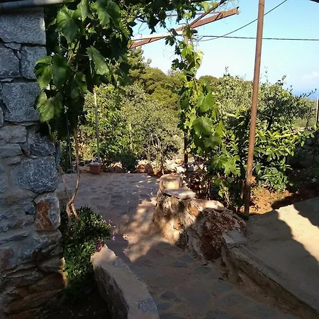 Find Your Peace In A Traditional Country House!!