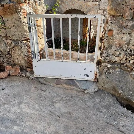 Apartment Find Your Peace In A Traditional Country House!!
