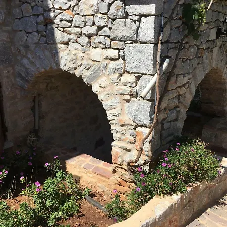 Find Your Peace In A Traditional Country House!! Apartment